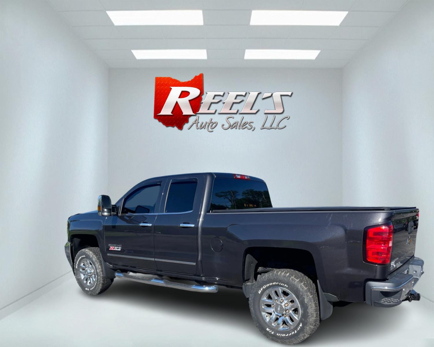 2016 Gray /Black Chevrolet Silverado 2500HD LTZ Z71 Double Cab 4WD (1GC2KWEG7GZ) with an 6.0L V8 OHV 16V FFV engine, 6-Speed Automatic transmission, located at 11115 Chardon Rd. , Chardon, OH, 44024, (440) 214-9705, 41.580246, -81.241943 - This 2016 Chevrolet Silverado 2500 HD LTZ Z71 Double Cab is a heavy-duty pickup truck that combines immense capability with premium features. Powered by a 6.0L Vortec V8 engine with flex-fuel capability and a 6-speed automatic transmission, it boasts a 13,200-pound towing capacity and a 2,796-pound - Photo #8